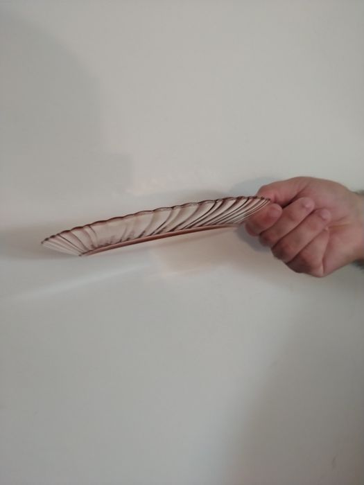 Conjunto de pratos e copos