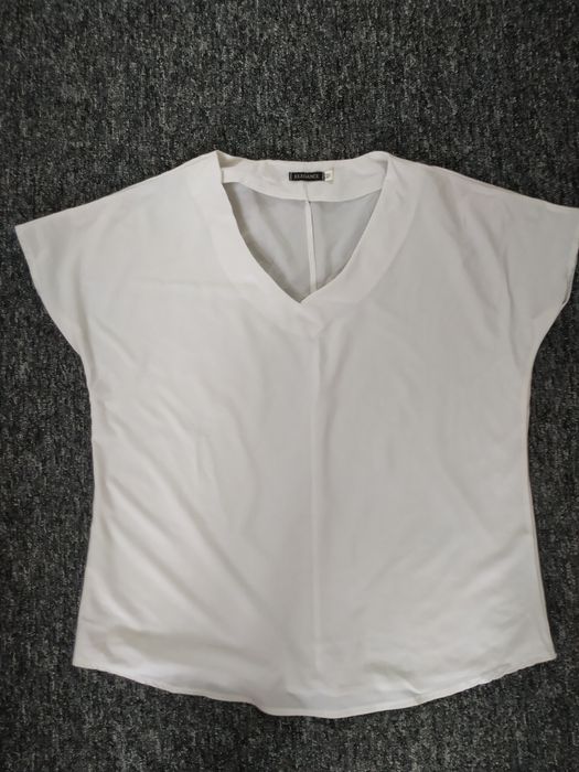 Блуза, футболка, топ білого кольору