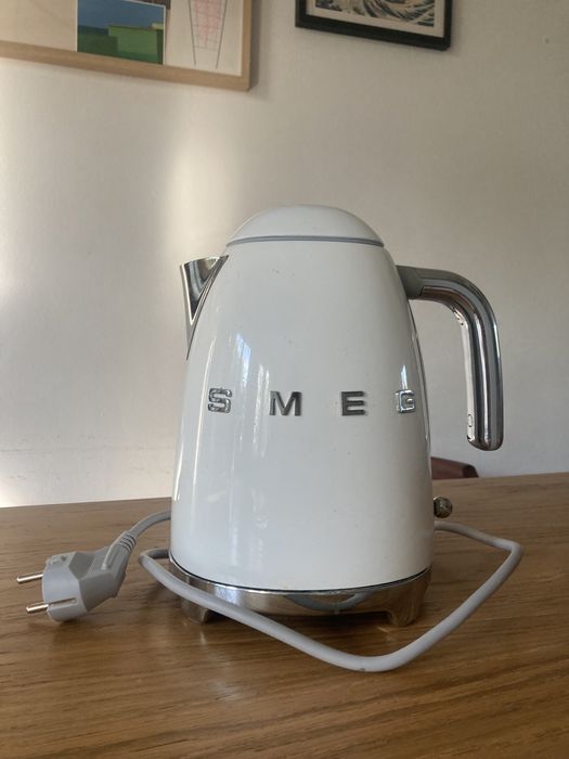 Czajnik elektryczny SMEG z podstawką