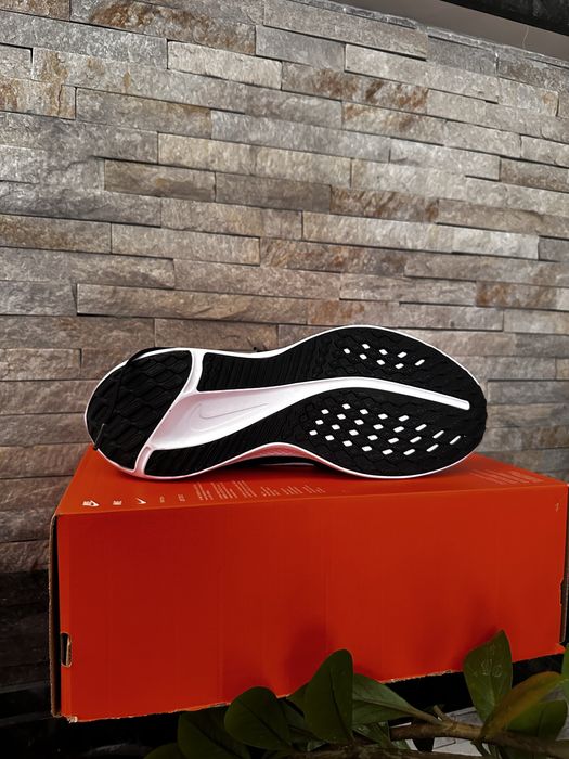 Нові Оригінальні Кросівки Nike Quest 5