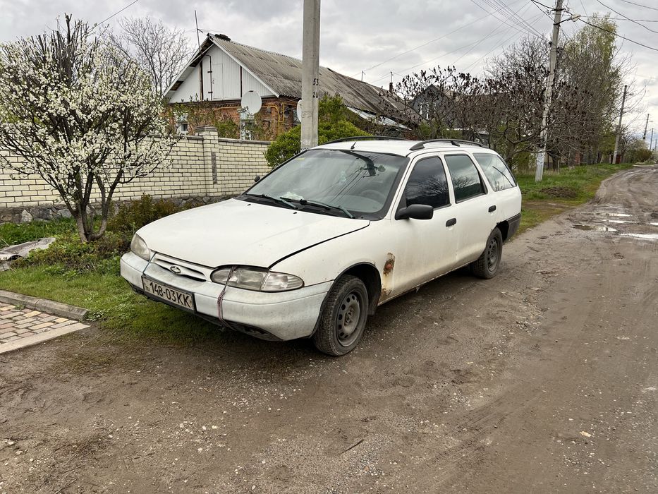 Ford mondeo 1.8 бенз під ремонт