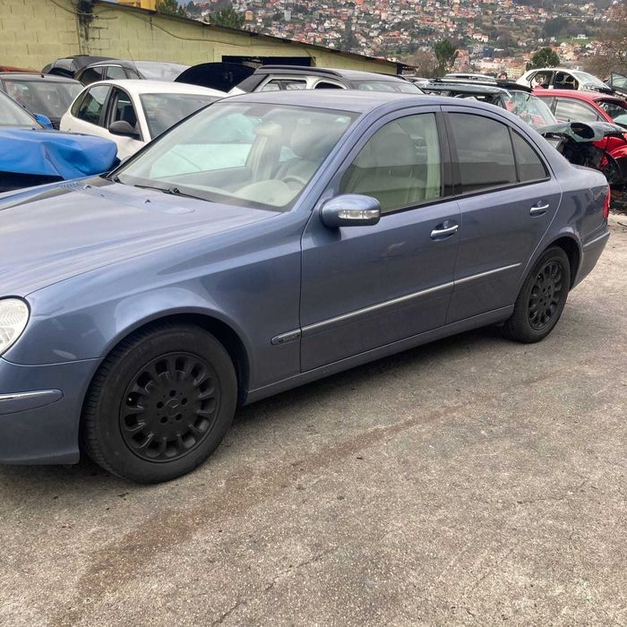 Mercedes-Benz E W211 2.7 DCI (para peças)