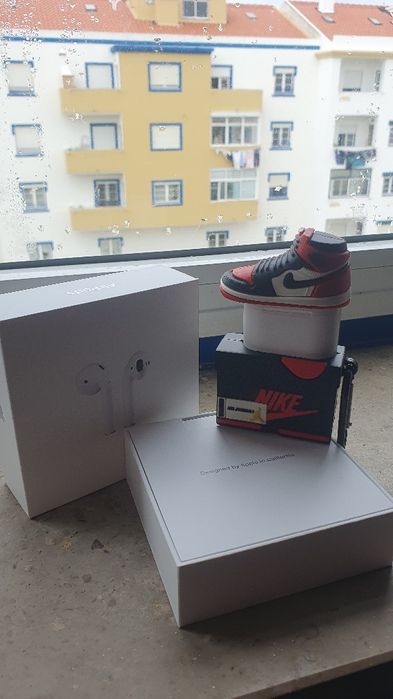 AirPods with Case63825542318721121