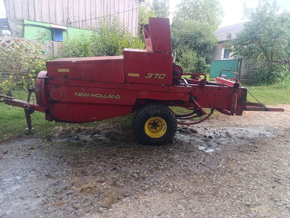 Прес підбирач New Holland