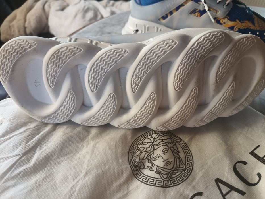 Versace Chain Reaction