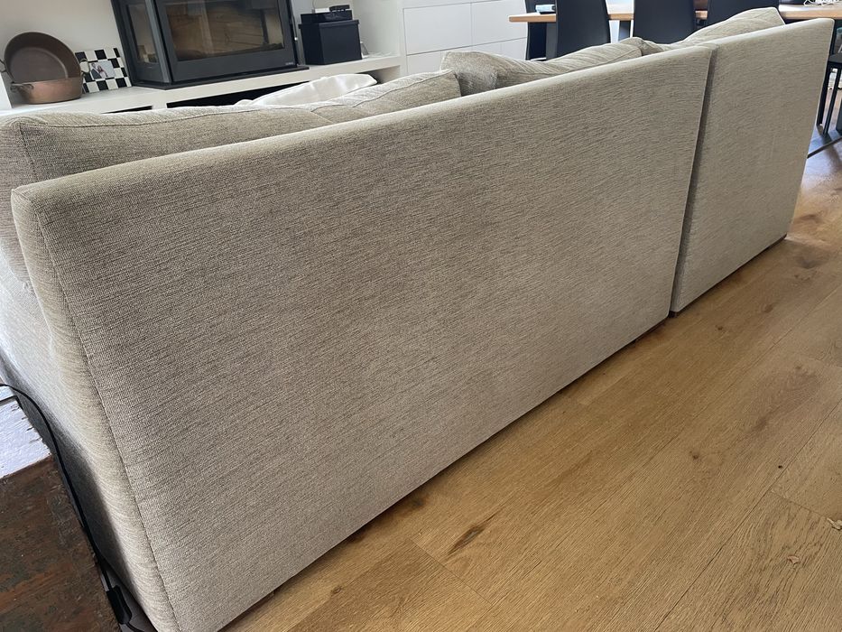 Sofá com chaise longue