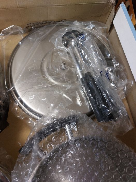 Conjunto de fondue de 23 peças, novo na caixa