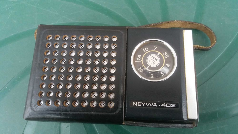 1970-te     Radyjko   '' NEYWA '' 402  ,made in USSR