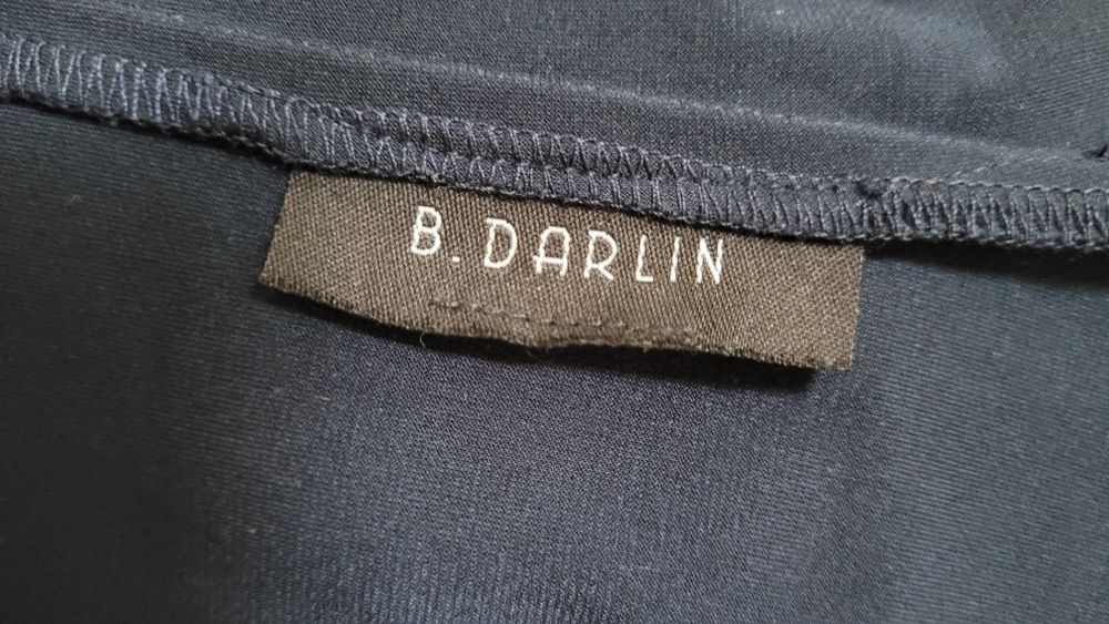 Piękna granatowa sukienka