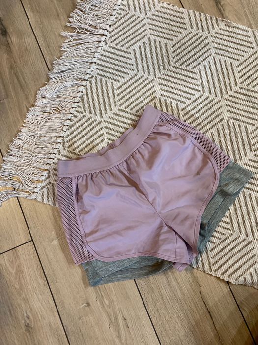 Спортивные шорты женские