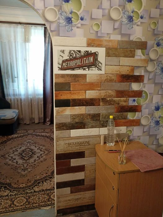 Уютная красивая комната в общежитии.