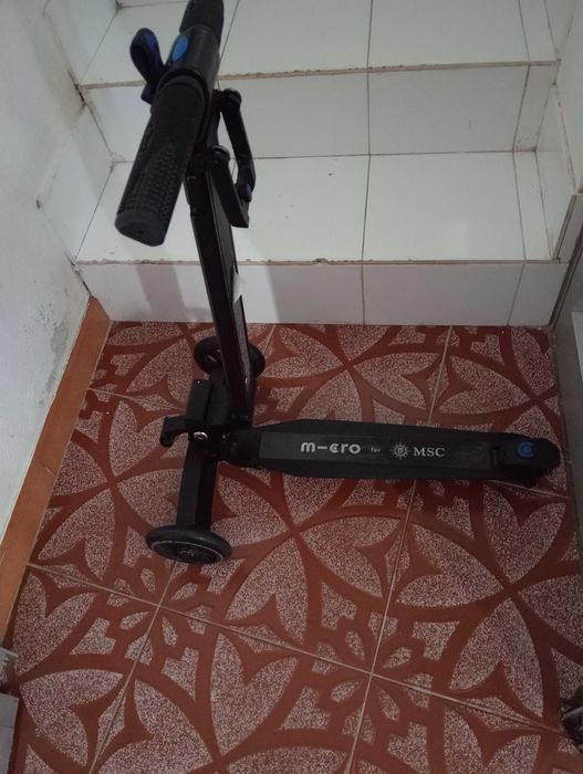 Trotinete usada em bom estado