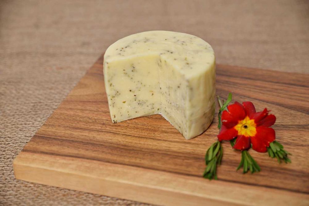 PasjaSera - Ser twardy z ziołami - 250g (różne smaki) - Bieszczady