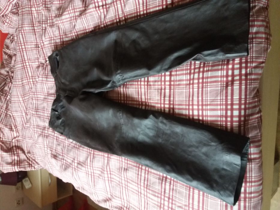 Calças de pele genuína