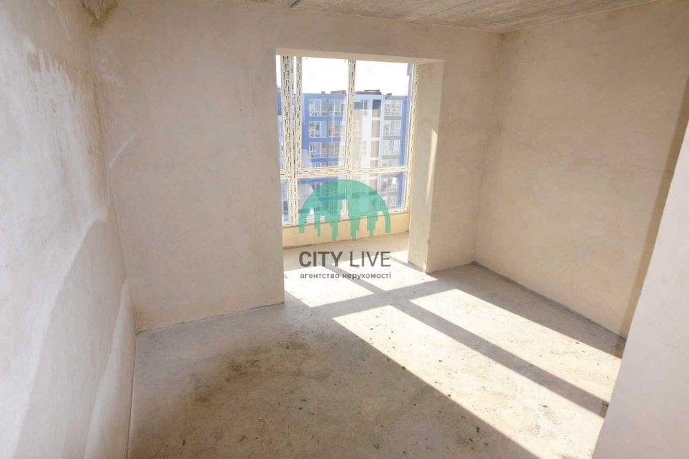 Дворівнева 2 кімнатна квартира з ТЕРАСОЮ в центрі міста(60)