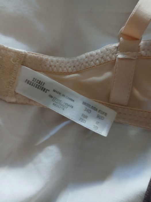 Lote de três sutiãs