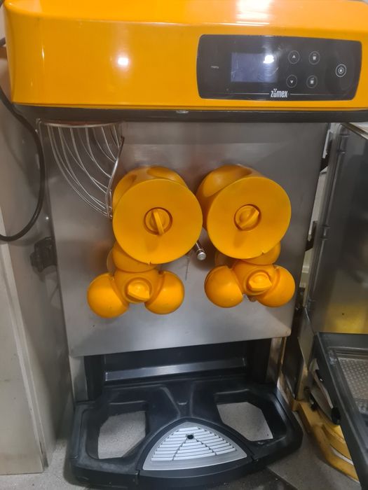 Máquina de sumos de laranja Zumex
