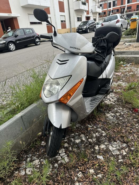 Scooter Honda Lead
