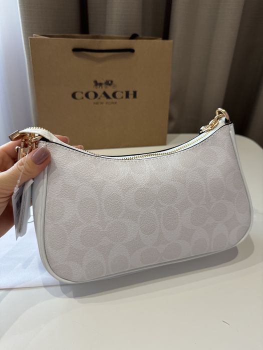 Сумочка Coach Tery біла молочна світла на ланцюжку класична