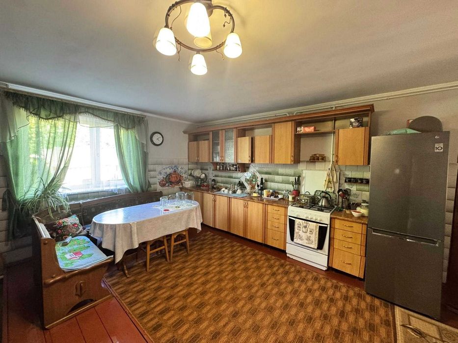 Продам будинок м. Кременець (перша лінія)