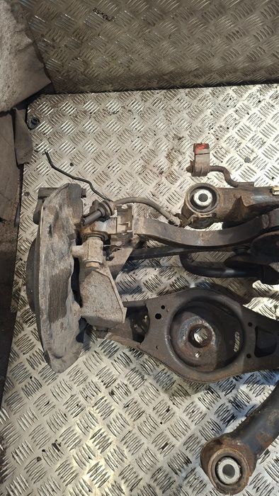 Belka Zawieszenia Tył Vw Passat B7