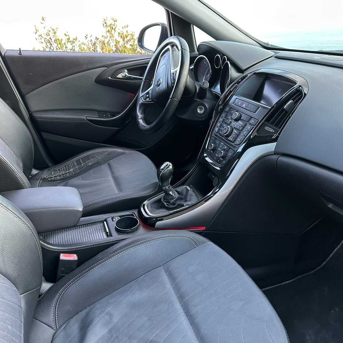 Opel Astra Sports tourer 136cv