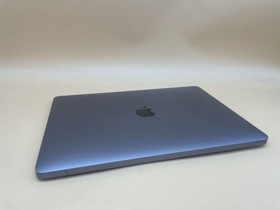 Macbook air m1 2020  256 gb ssd 8gb ! Всього 97 циклів