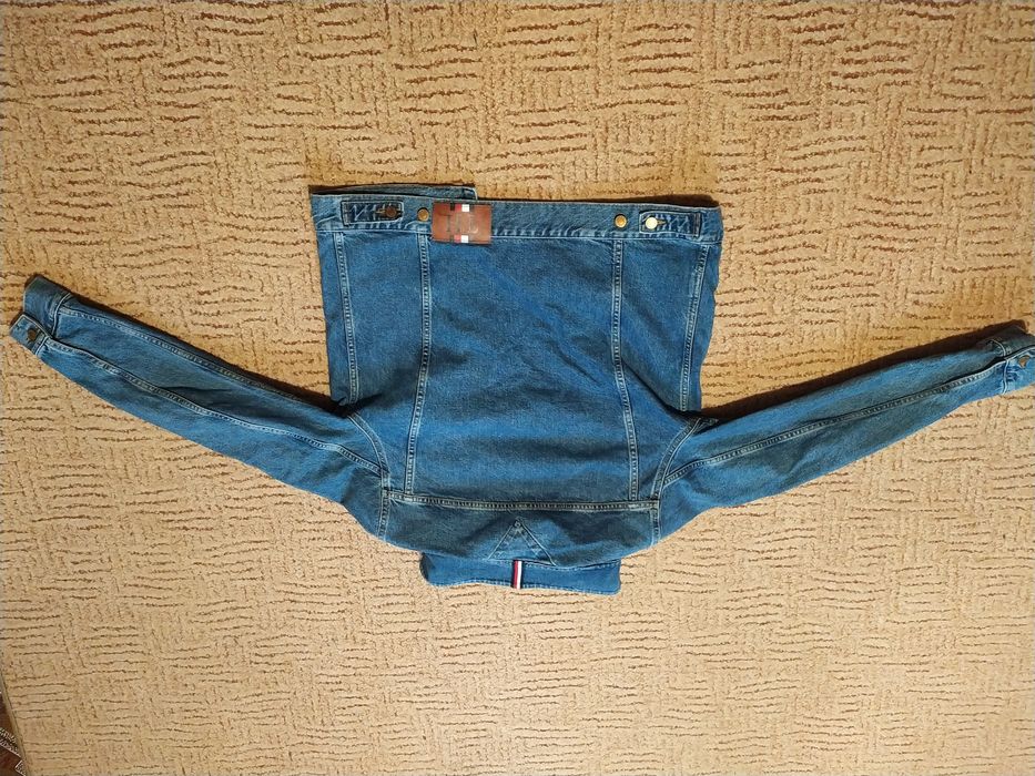 Джинсовая куртка мужская  Hilfiger