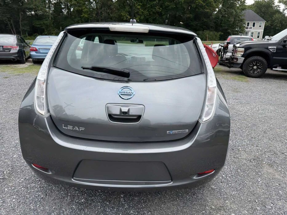 Nissan LEAF S      2015