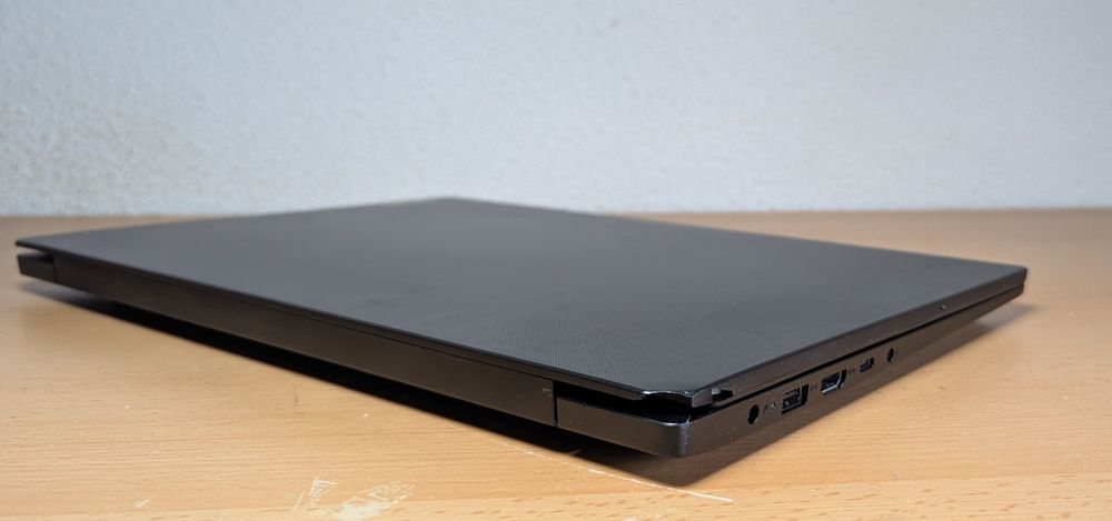 Lenovo V15 G4/15.6" FullHd IPS/Ryzen 5 7520u/DDR5 - 8Gb/SSD 512Gb