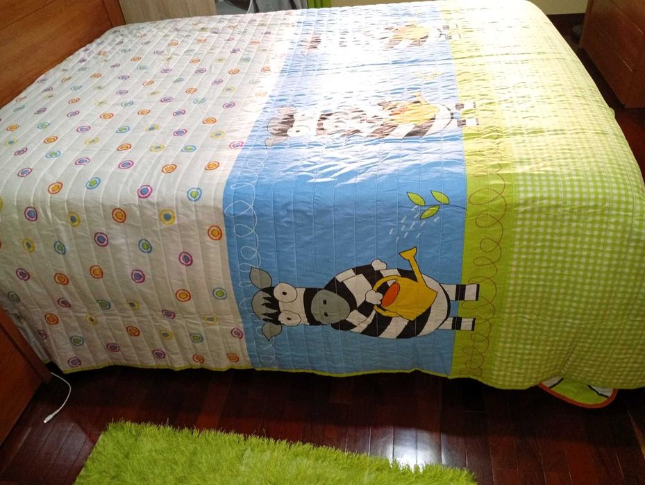 Capa de casal c/dupla face (endredon) dos piratas e zebras p/crianças