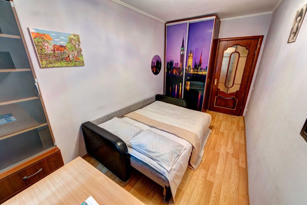 Посуточная аренда просторной 3к квартиры м. Печерская.