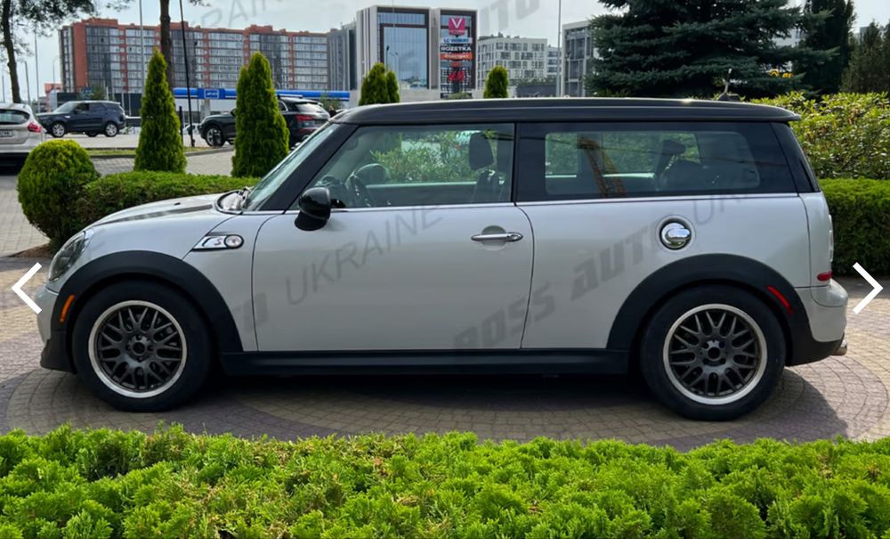MINI Cooper Clubman S 2011