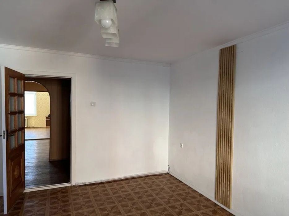 Продам елітну чотирикімнатну квартиру в центрі міста - 125 м².
