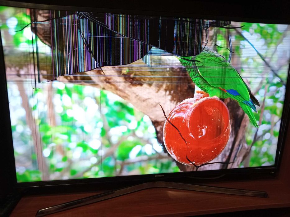 Продам телевизор Samsung UE40MU6100U