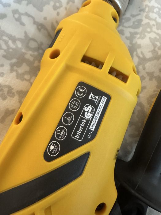 Berbequim percutor com fio 850 W