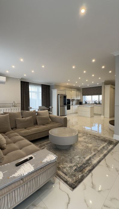 Розкішний будинок в Підлужжі!