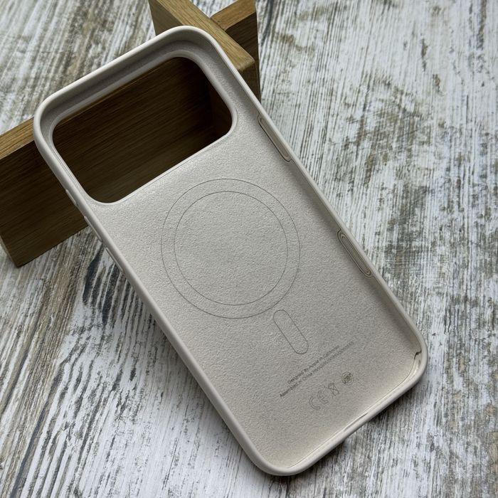 Преміум чохол 1:1 Silicone Case MagSafe  на iPhone 17 Pro Max/ 17 Pro Колір: Vanilla. Чехол