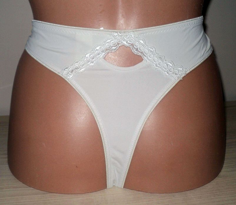 Stringi białe z koronką roz. 44 XXL