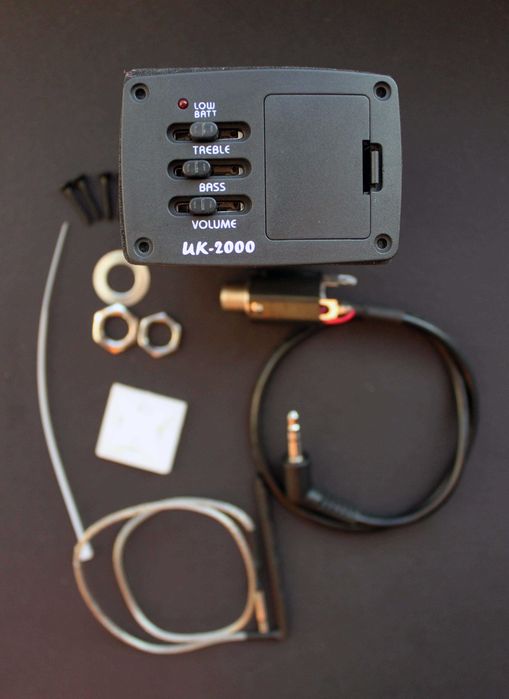 Компактний звукознімач для акустичної гітари чи укулеле, Fishman