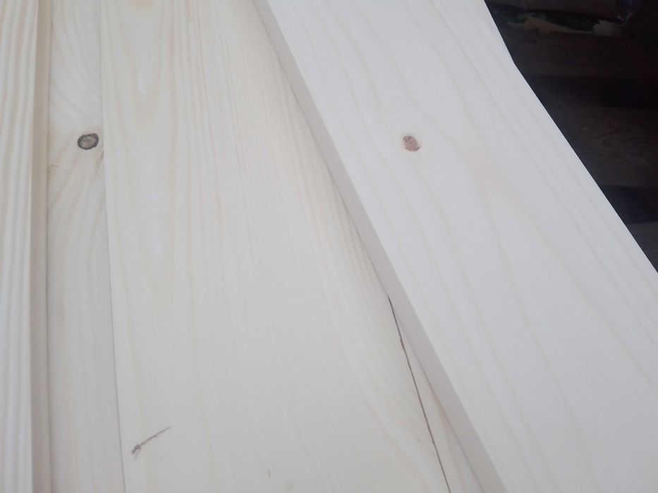 Nowa sztacheta świerkowa, heblowana