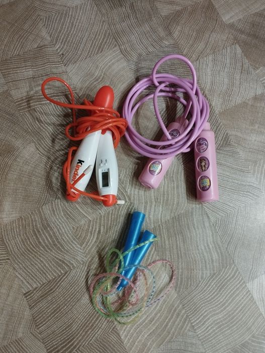 Скакалка спортивна