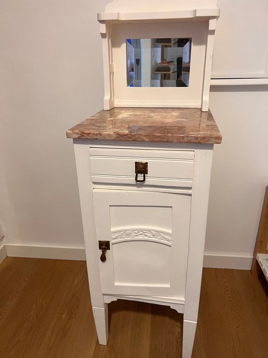 Mesa cabeceira vintage restaurada