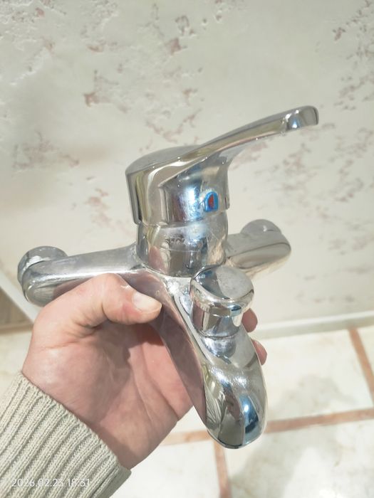 Torneira de Banheiro