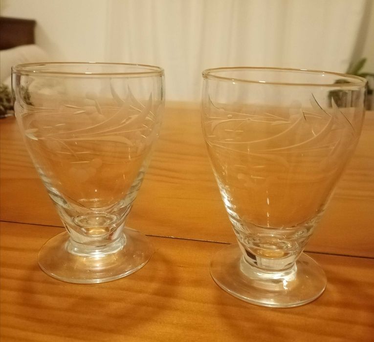 Conjunto de copos e garrafa para licor