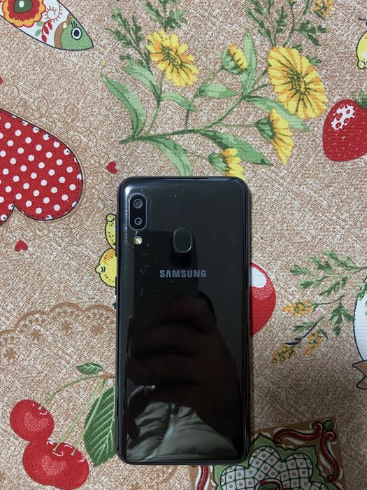 Samsung A20e usado