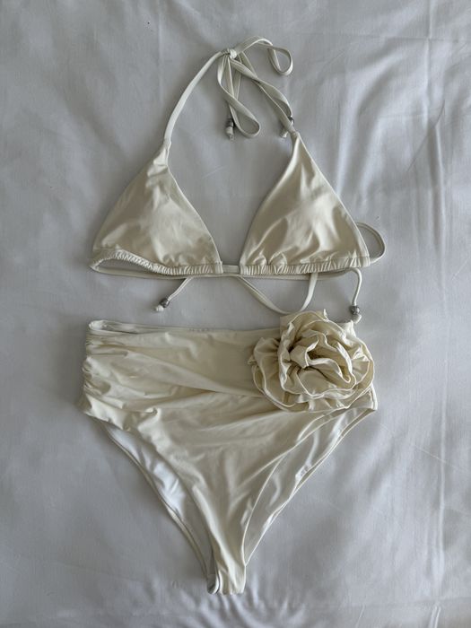 Biały strój kąpielowy dwuczęściowy z różą wysoki stan marszczone S 36