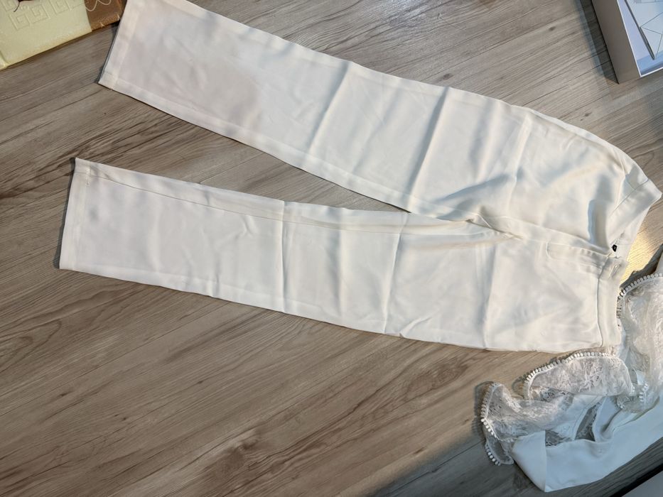 Продам костюм Dior