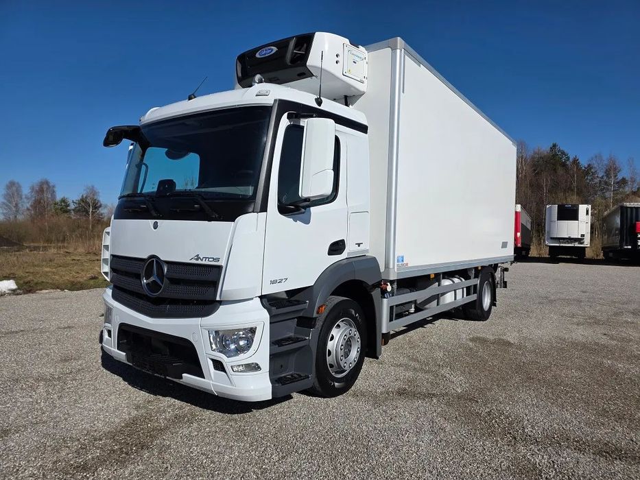 Mercedes-Benz ANTOS 1827 CHŁODNIA   2,55 WYSOKA CARRIER 550  Winda 1500 kg Actros Atego