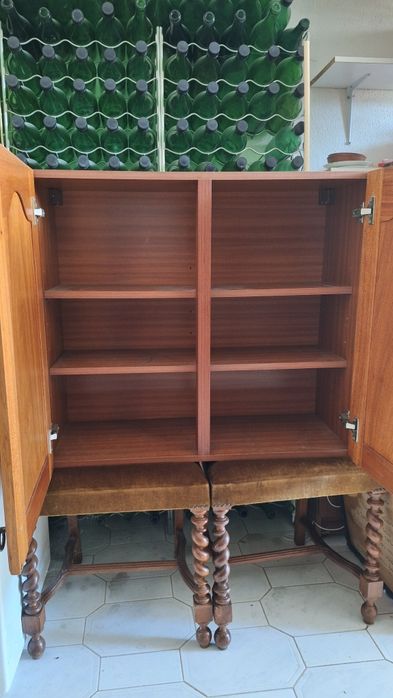 Armário de duas portas madeira